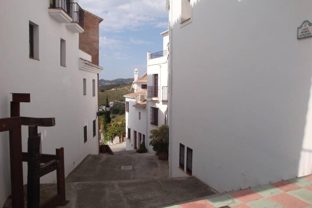 Bonito Apartamento Piscina Wifi Frigiliana Exterior photo