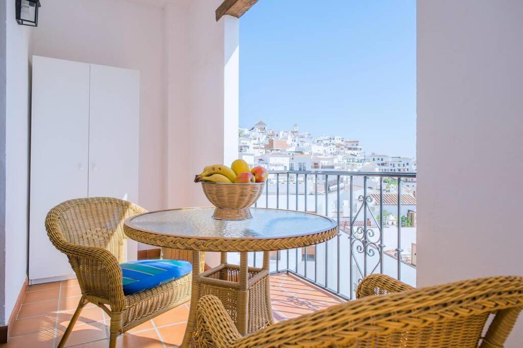 Bonito Apartamento Piscina Wifi Frigiliana Exterior photo